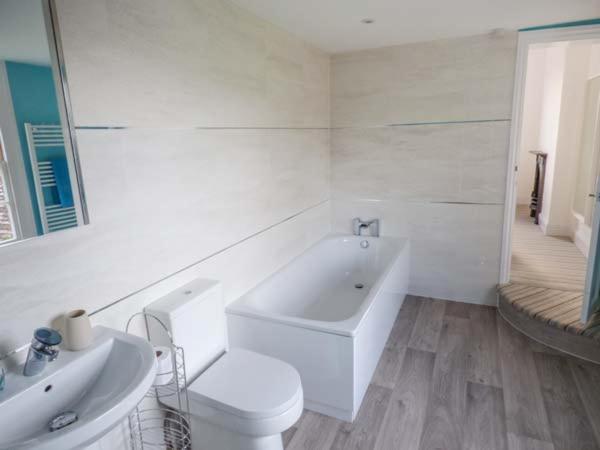1 Willow Cottage อัพตัน อะพอน แซเวิร์น ภายนอก รูปภาพ